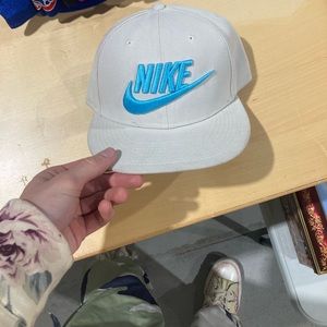 Adjustable Nike Fitted